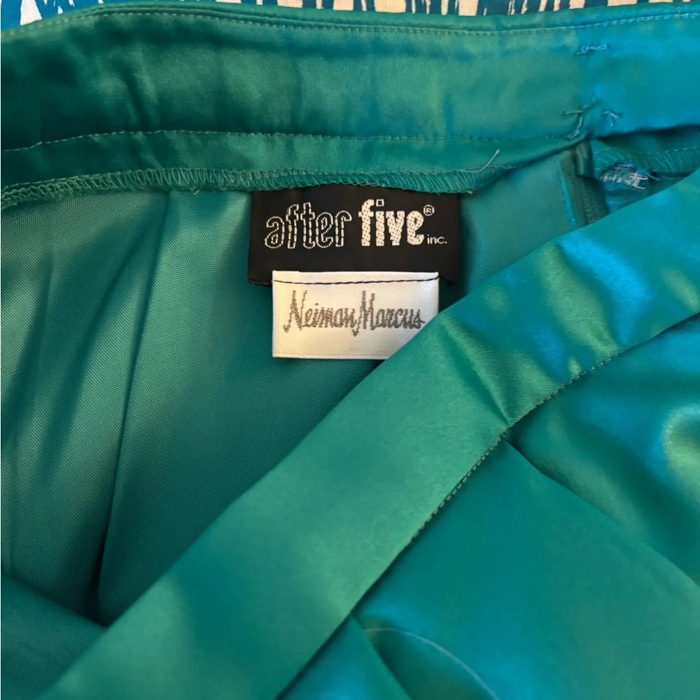 Neiman Marcus Teal Evening Wear Full-Length Satin Skirt SIZE SM/MED Has Flaws